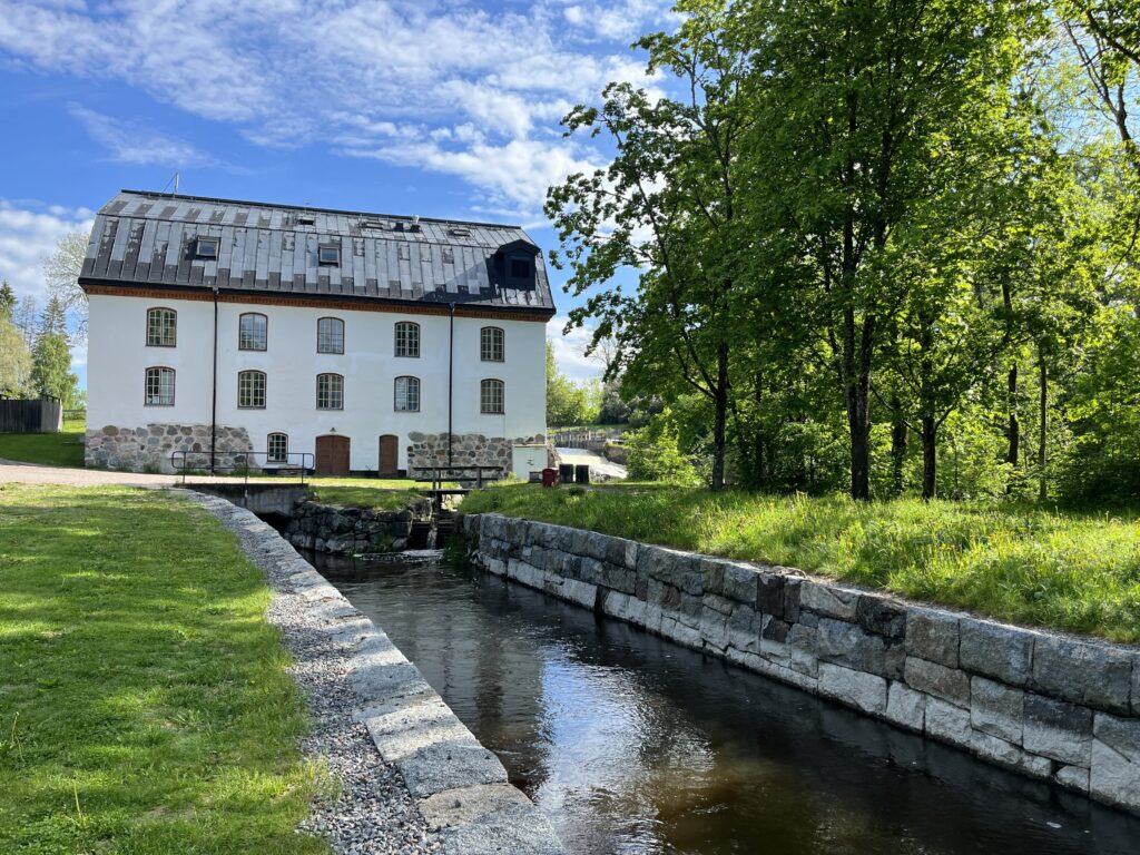 Vitt hus vid Ulva kvarn